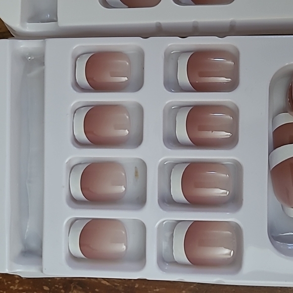Nwt 48pcs French Manicure & Pedicure Premium Press On Nails - Picture 13 of 15